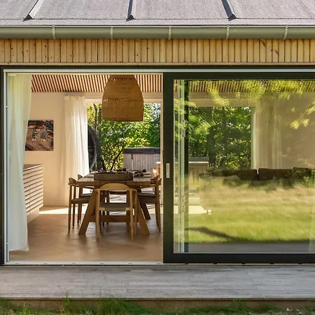 Luxury 4 Bed With Sauna *